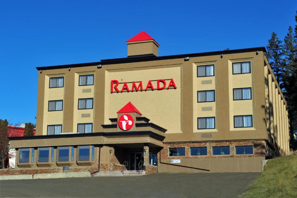 Ramada By Wyndham Williams Lake Exterior photo